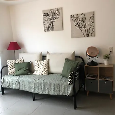 T2 Recent Climatise A 100m Du Port *